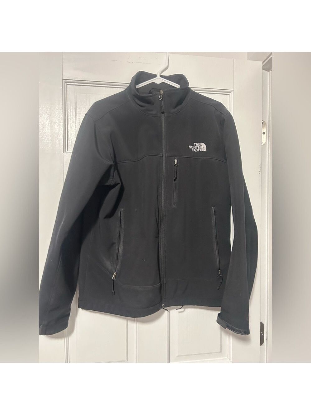 The North Face Black Lightweight Full‑Zip Jacket